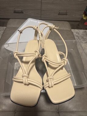 JW ANDERSON Cream Knot Strap Square-Toe Sandals